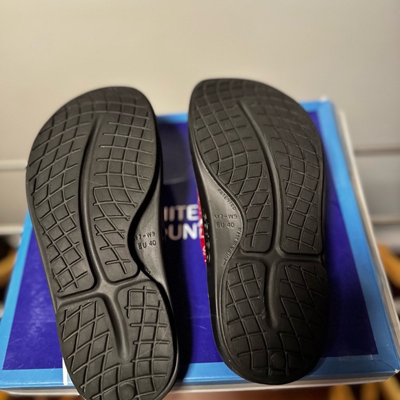 OOFOS - Red Bandana Pattern Slides - Picture 7 of 7